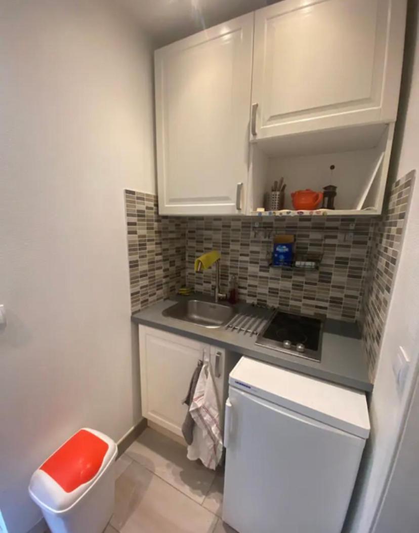 Small Studio Near Eiffel Tower Париж Екстериор снимка