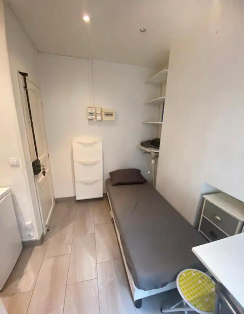 Small Studio Near Eiffel Tower Париж Екстериор снимка