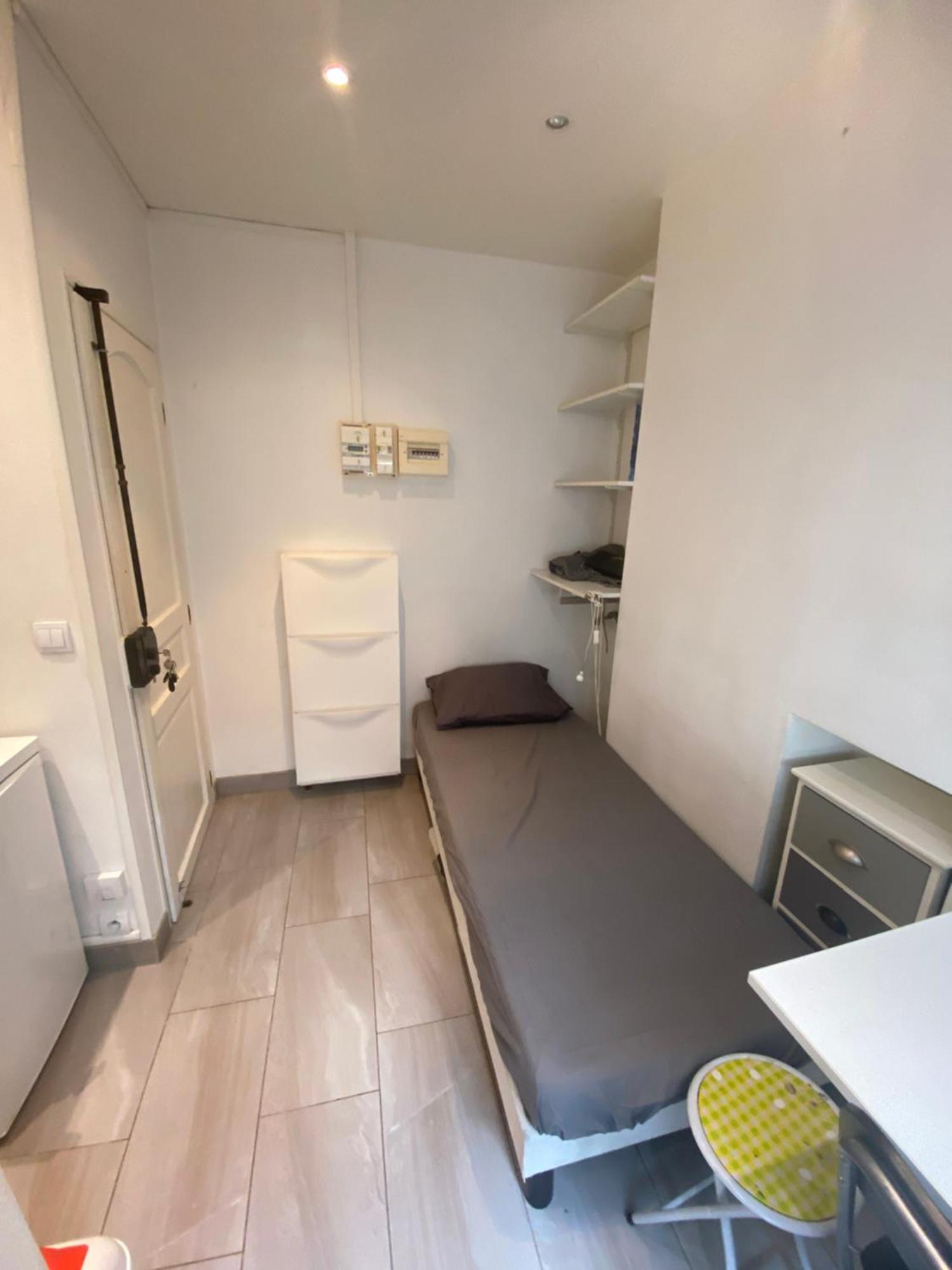 Small Studio Near Eiffel Tower Париж Екстериор снимка