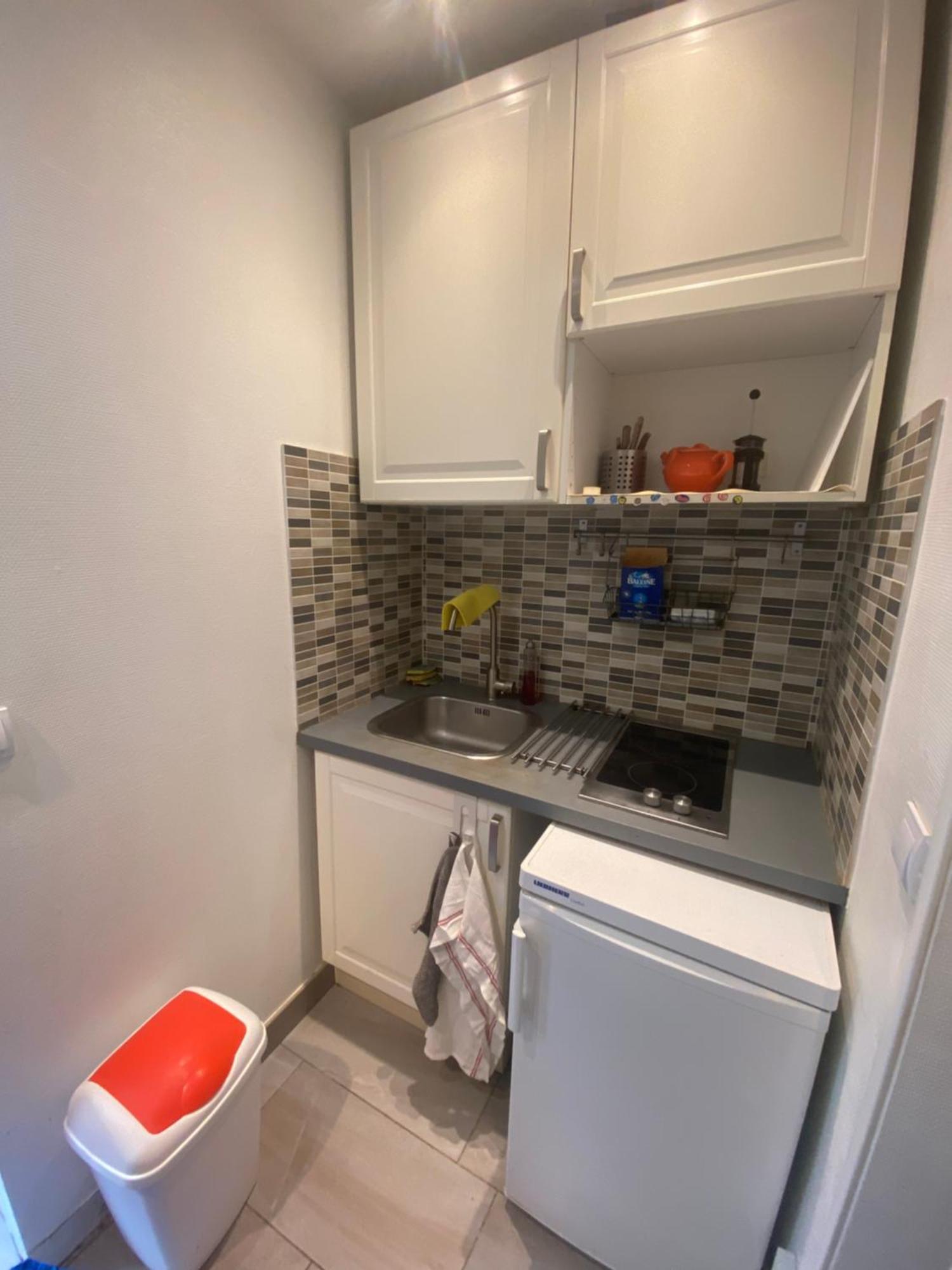 Small Studio Near Eiffel Tower Париж Екстериор снимка